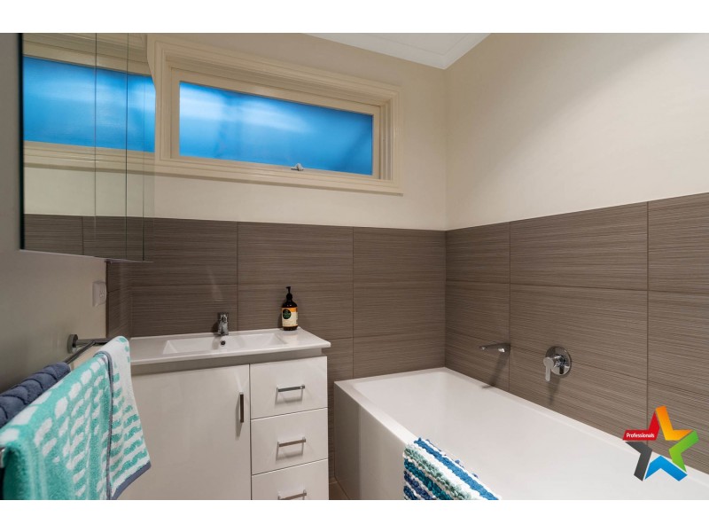 15 Coolaroo Court, Mooroolbark VIC 3138