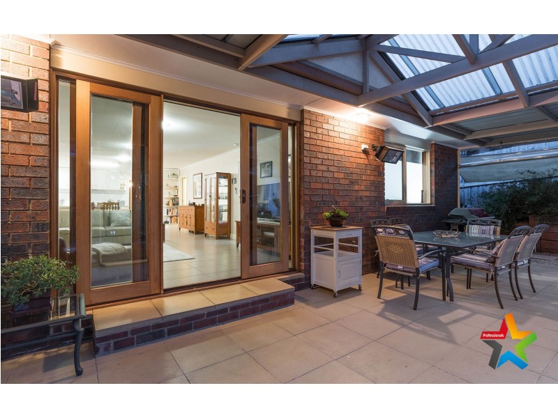 15 Coolaroo Court, Mooroolbark VIC 3138