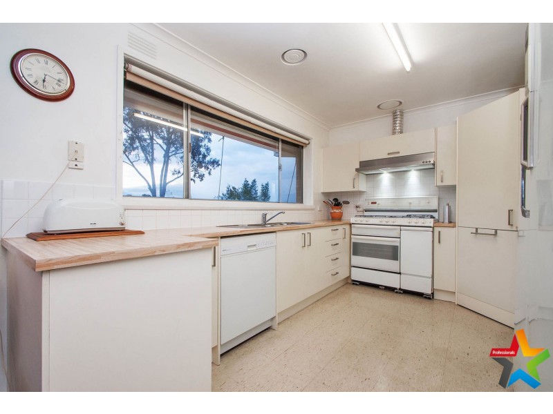 1 Wallace Way, Mooroolbark VIC 3138