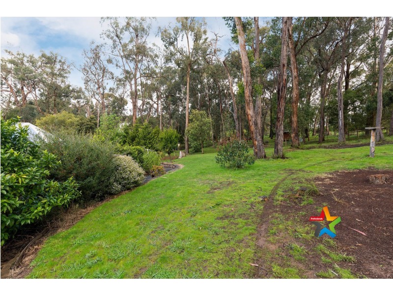 27-29 Lily Avenue, Mount Evelyn VIC 3796