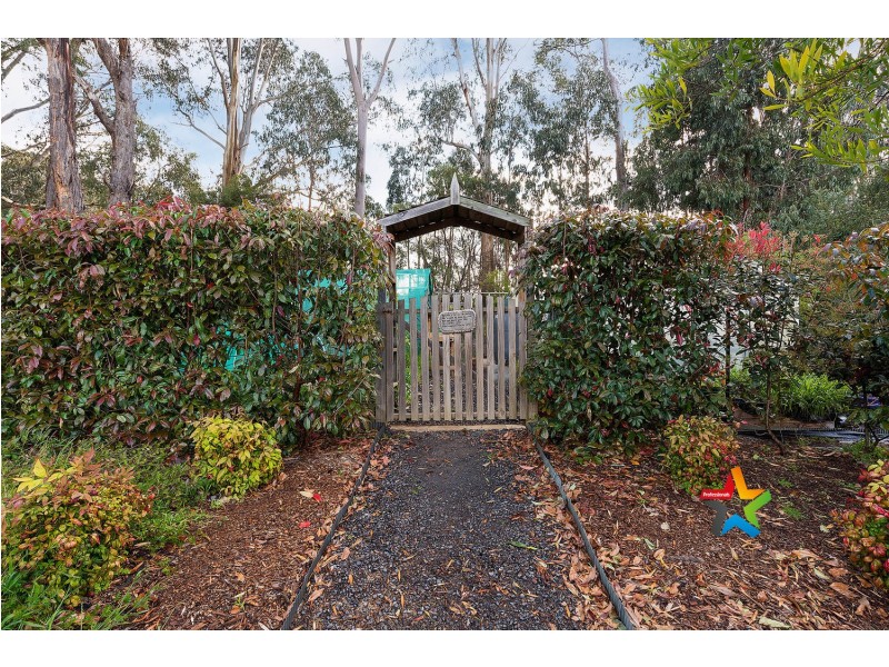 27-29 Lily Avenue, Mount Evelyn VIC 3796