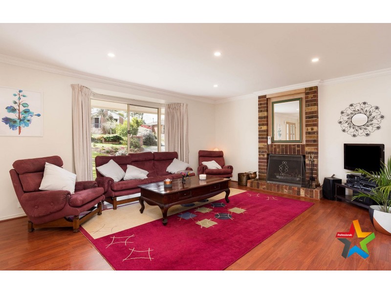 57-59 Eskdale Drive, Croydon Hills VIC 3136