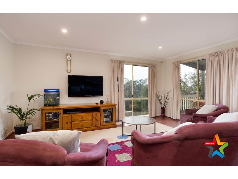57-59 Eskdale Drive, Croydon Hills VIC 3136