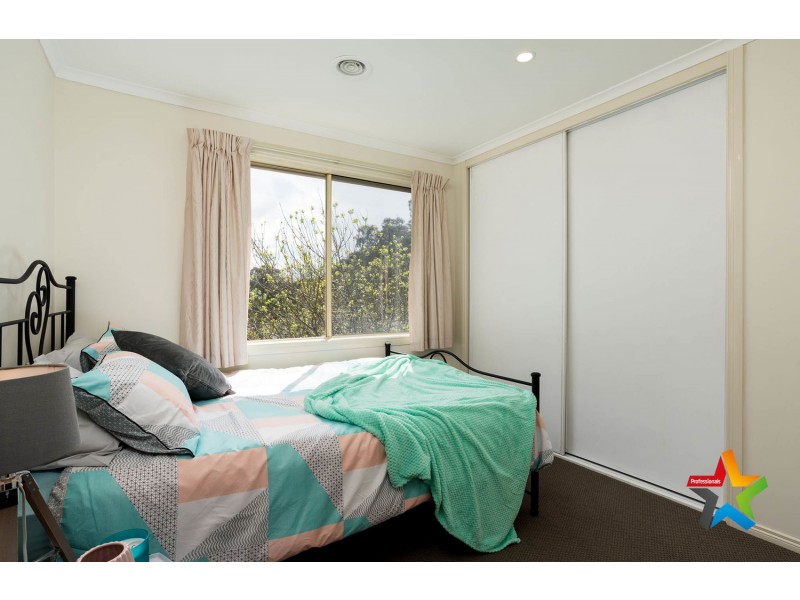 57-59 Eskdale Drive, Croydon Hills VIC 3136