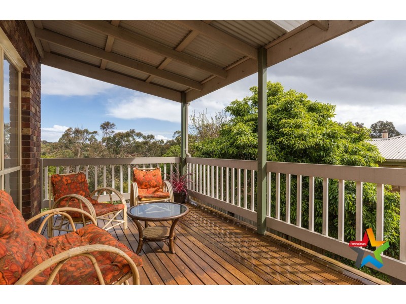 57-59 Eskdale Drive, Croydon Hills VIC 3136