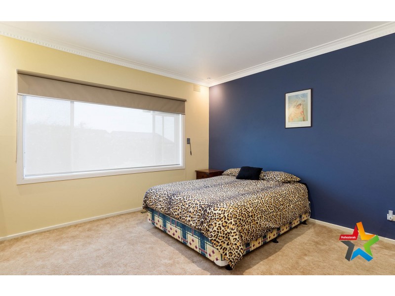 2 Hollyoak Haven, Chirnside Park VIC 3116