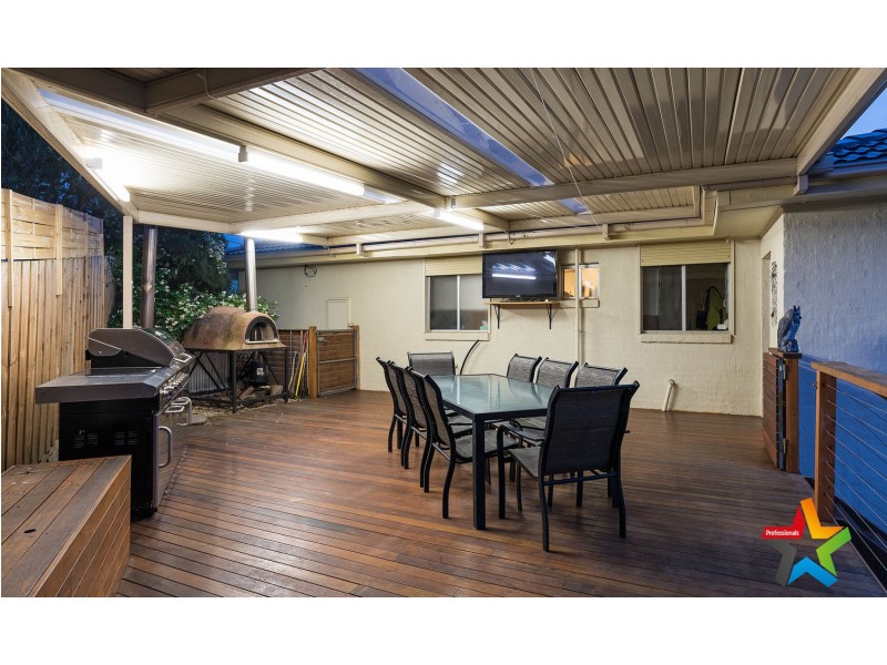 2 Hollyoak Haven, Chirnside Park VIC 3116