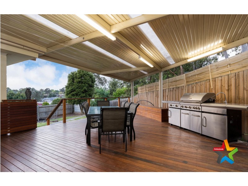 2 Hollyoak Haven, Chirnside Park VIC 3116