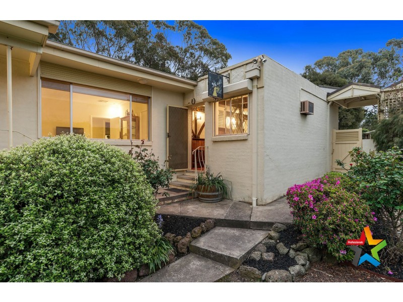 2 Hollyoak Haven, Chirnside Park VIC 3116