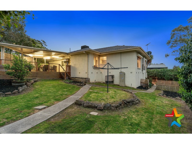 2 Hollyoak Haven, Chirnside Park VIC 3116