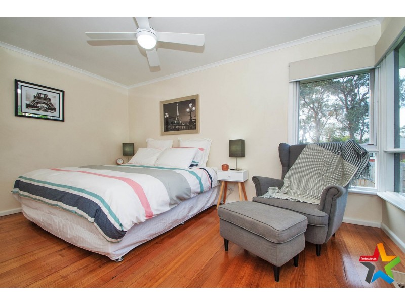 24 Durham Road, Kilsyth VIC 3137