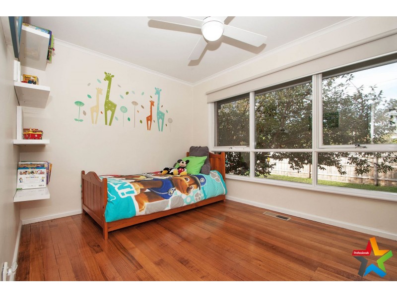 24 Durham Road, Kilsyth VIC 3137