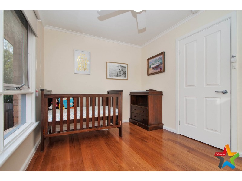 24 Durham Road, Kilsyth VIC 3137