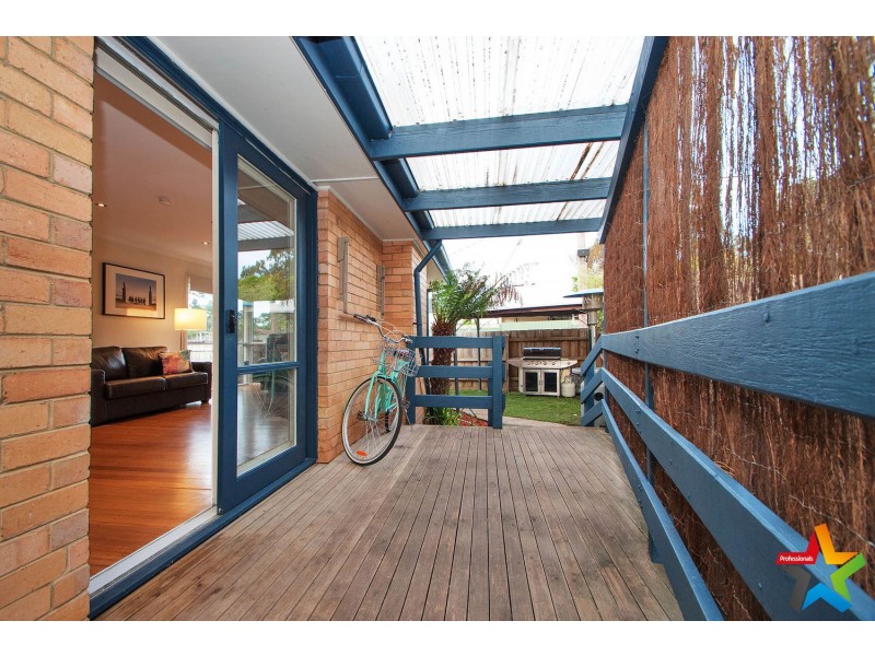 24 Durham Road, Kilsyth VIC 3137