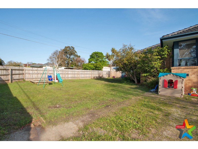 24 Durham Road, Kilsyth VIC 3137