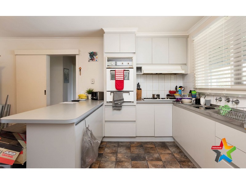 2 Orna Street, Ferntree Gully VIC 3156