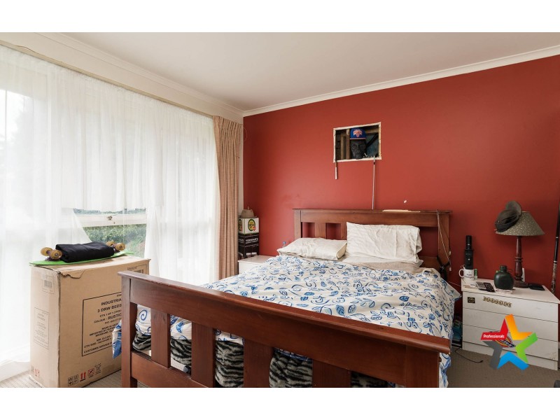 2 Orna Street, Ferntree Gully VIC 3156