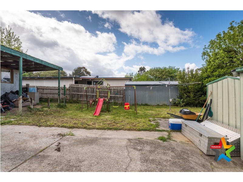 2 Orna Street, Ferntree Gully VIC 3156