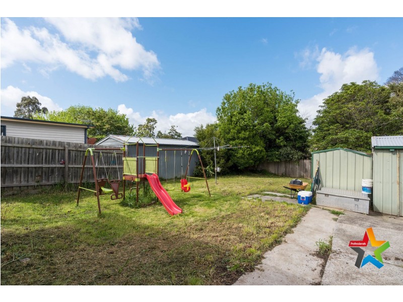 2 Orna Street, Ferntree Gully VIC 3156