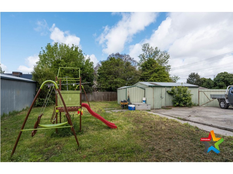 2 Orna Street, Ferntree Gully VIC 3156