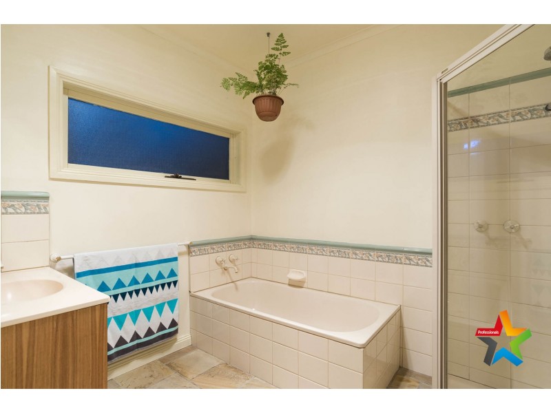 35 York Road, Mount Evelyn VIC 3796