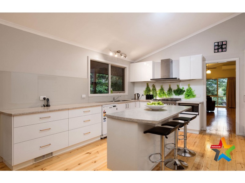 9 Heath Avenue, Mount Evelyn VIC 3796