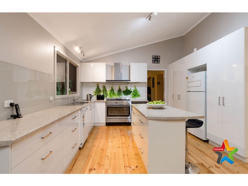 9 Heath Avenue, Mount Evelyn VIC 3796