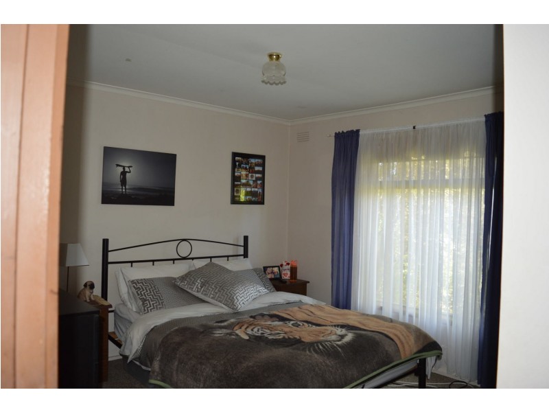 214 Manchester Road, Mooroolbark VIC 3138
