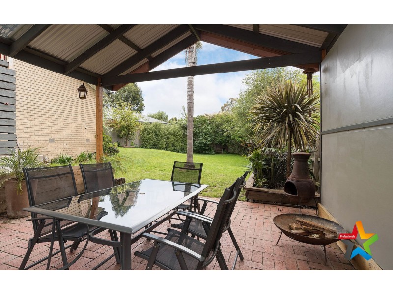 8 Songbird Avenue, Chirnside Park VIC 3116