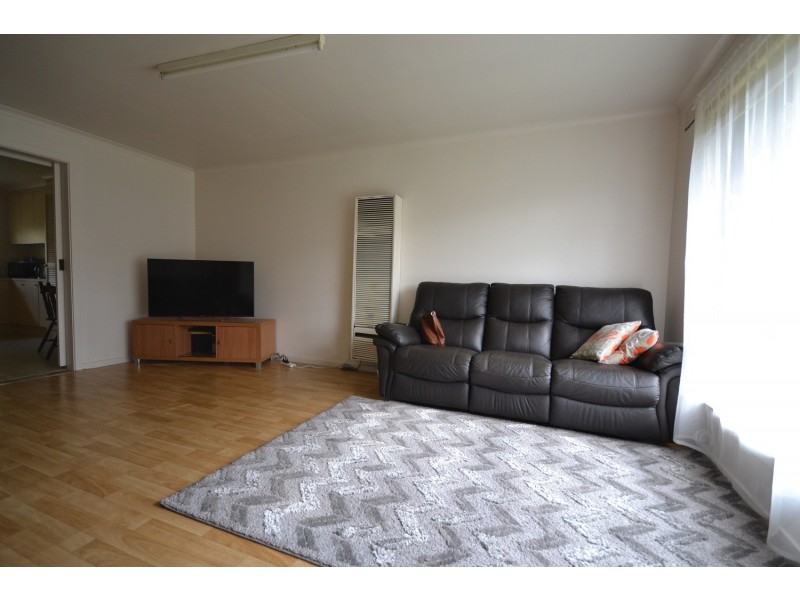 24/8-10 Emma Road, Croydon VIC 3136