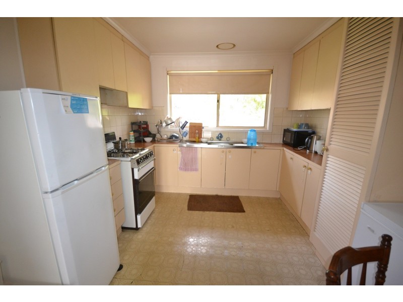 24/8-10 Emma Road, Croydon VIC 3136