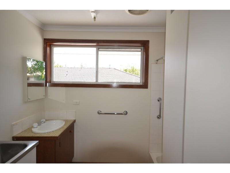 8/65 Hewish Road, Croydon VIC 3136