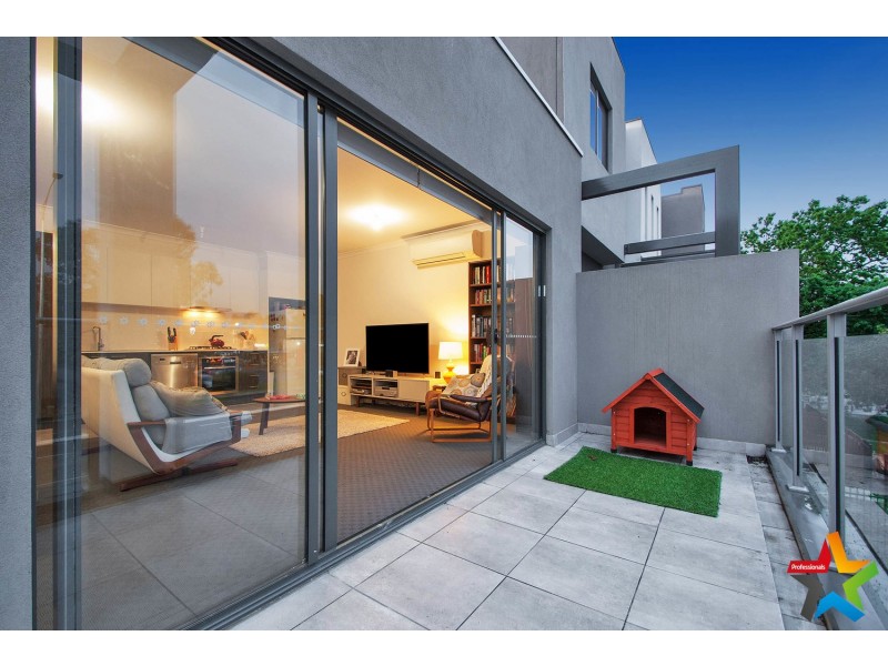 2 English Close, Mooroolbark VIC 3138