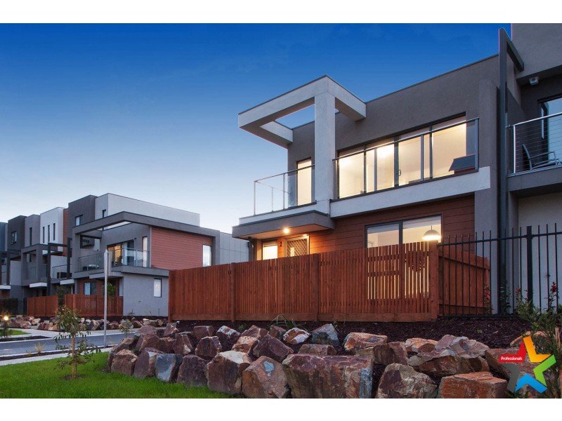 2 English Close, Mooroolbark VIC 3138