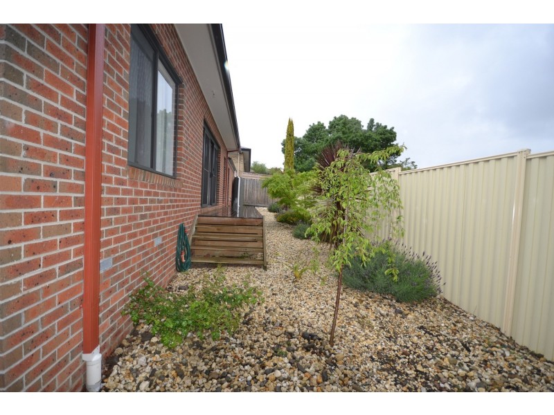 17A Balmoral Street, Kilsyth VIC 3137