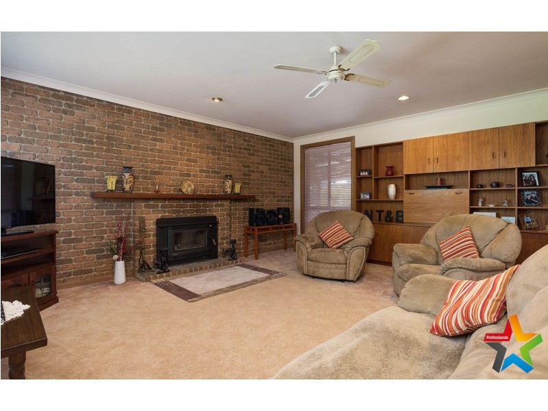 8 Kambora Court, Mooroolbark VIC 3138