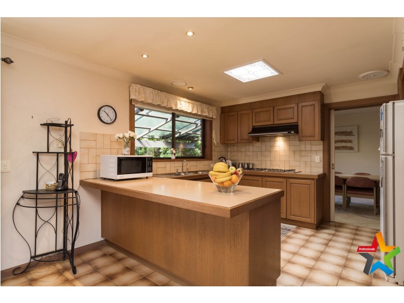 8 Kambora Court, Mooroolbark VIC 3138