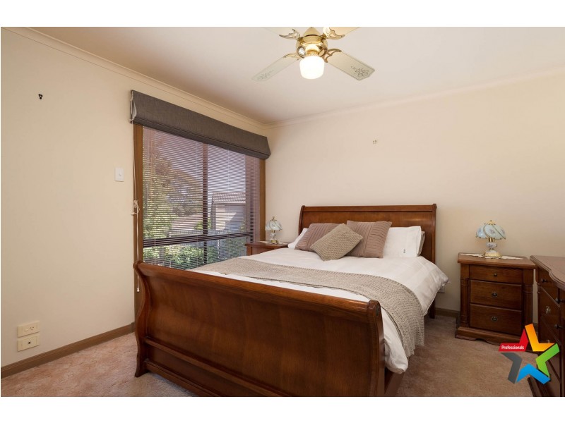 8 Kambora Court, Mooroolbark VIC 3138