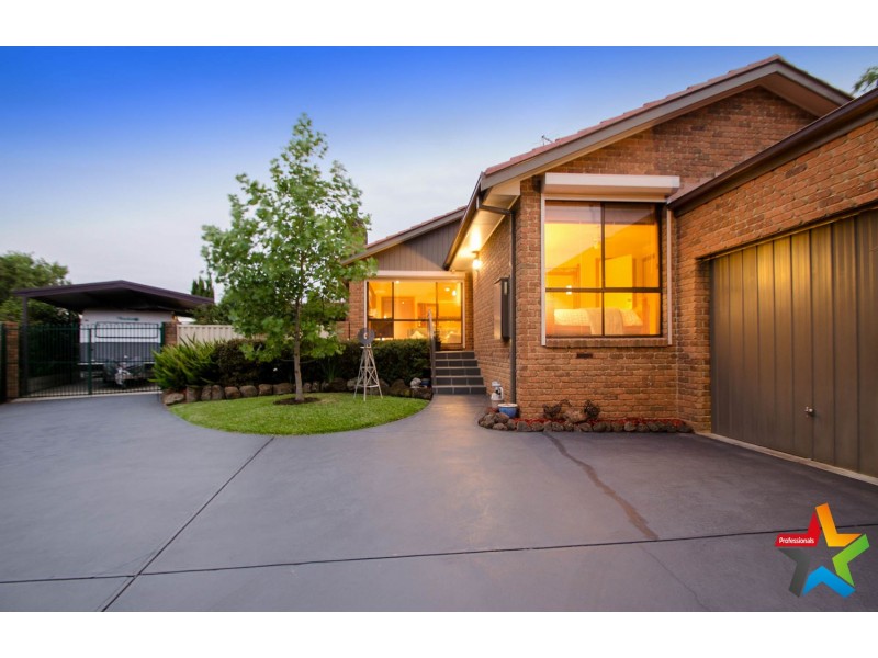 8 Kambora Court, Mooroolbark VIC 3138