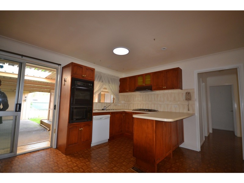 2 Grace Avenue, Mooroolbark VIC 3138