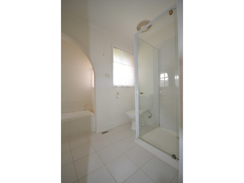 2 Grace Avenue, Mooroolbark VIC 3138