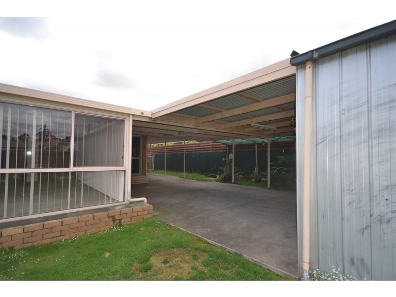 2 Grace Avenue, Mooroolbark VIC 3138