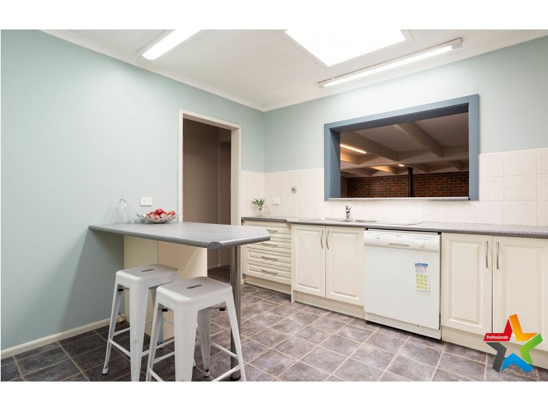 21 Blackburn Road, Mooroolbark VIC 3138