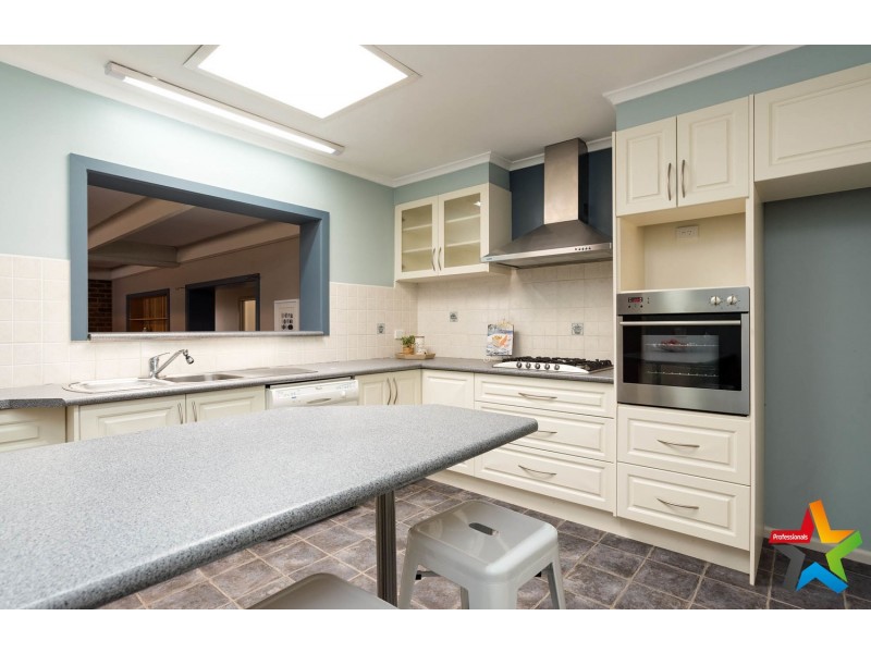 21 Blackburn Road, Mooroolbark VIC 3138