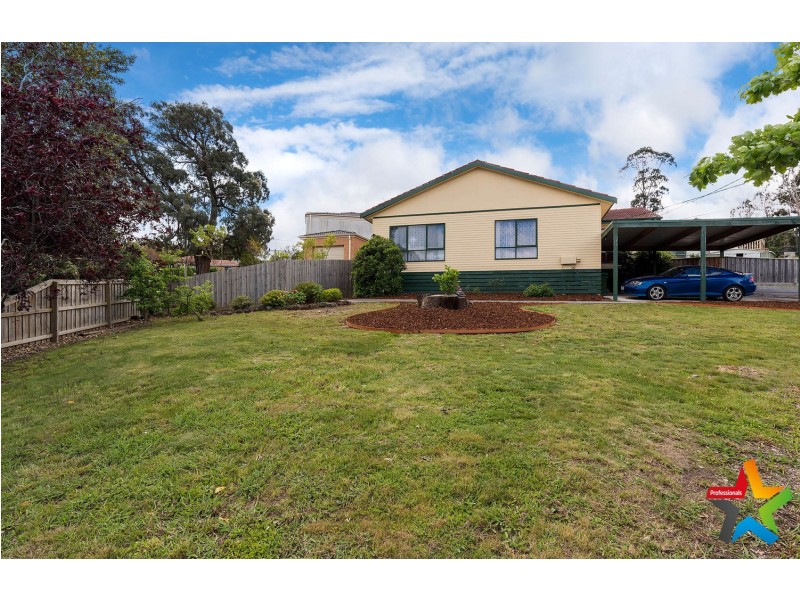 24 Carawa Street, Mooroolbark VIC 3138