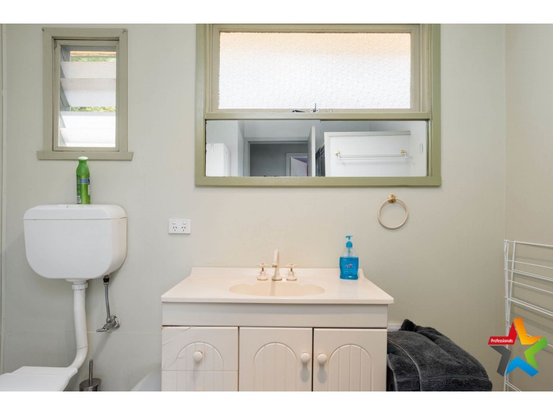 24 Carawa Street, Mooroolbark VIC 3138