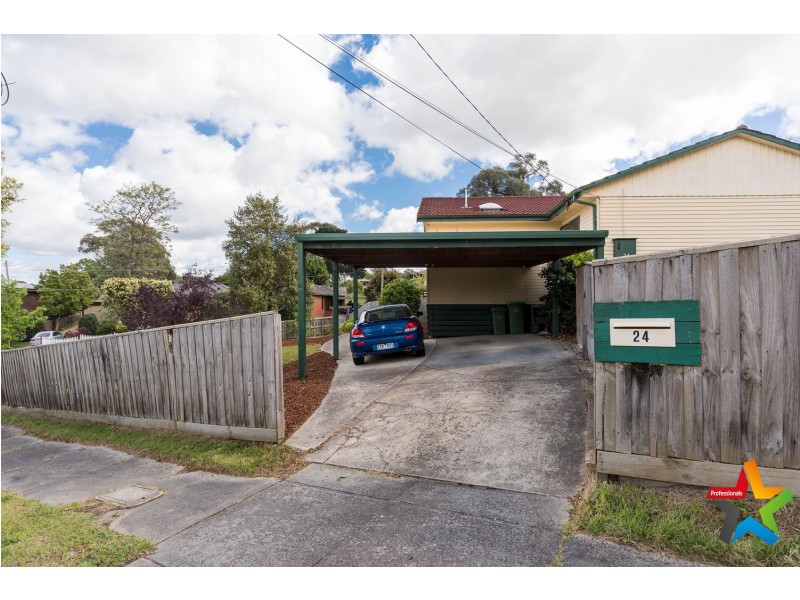 24 Carawa Street, Mooroolbark VIC 3138