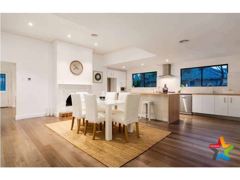 1/11 Parrs Road, Croydon VIC 3136