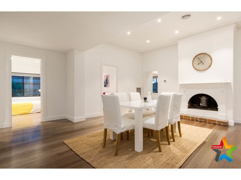 1/11 Parrs Road, Croydon VIC 3136