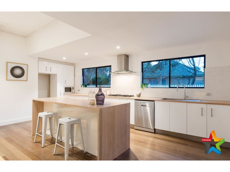 1/11 Parrs Road, Croydon VIC 3136